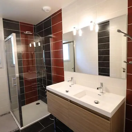Maison Contemporaine Avec Jardin, Proche De Super-lioran Et Activites Nature. - Fr-1-742-167 *